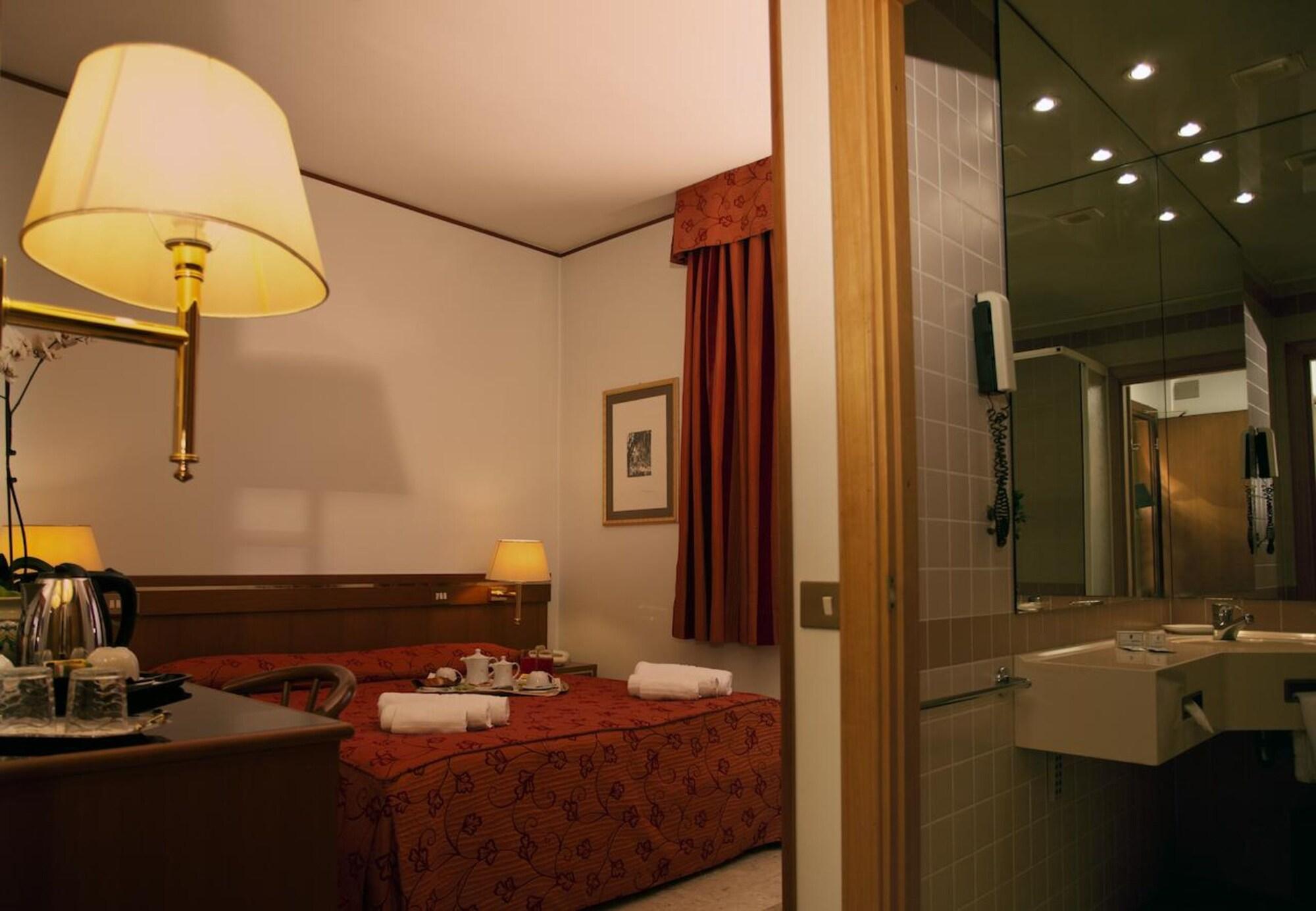 Augustus Hotel Ottaviano Buitenkant foto