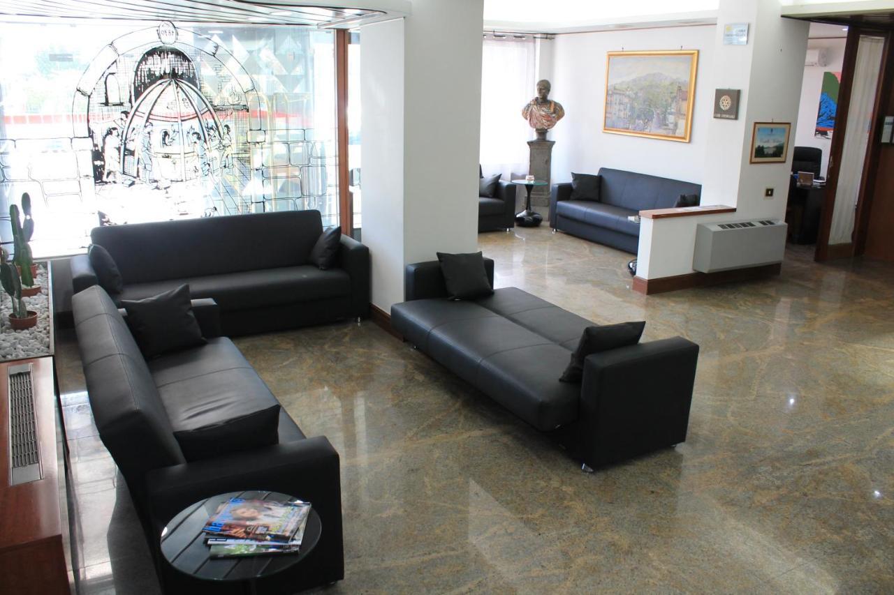 Augustus Hotel Ottaviano Buitenkant foto